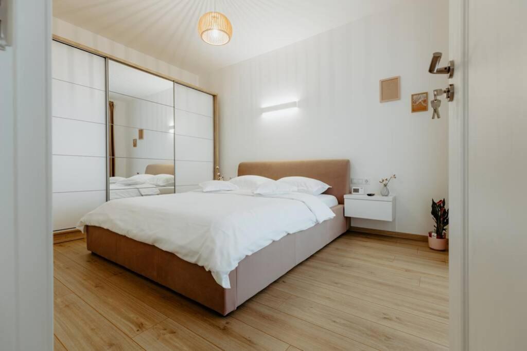 Nest Inn Oasis Residence Baia Mare Bagian luar foto