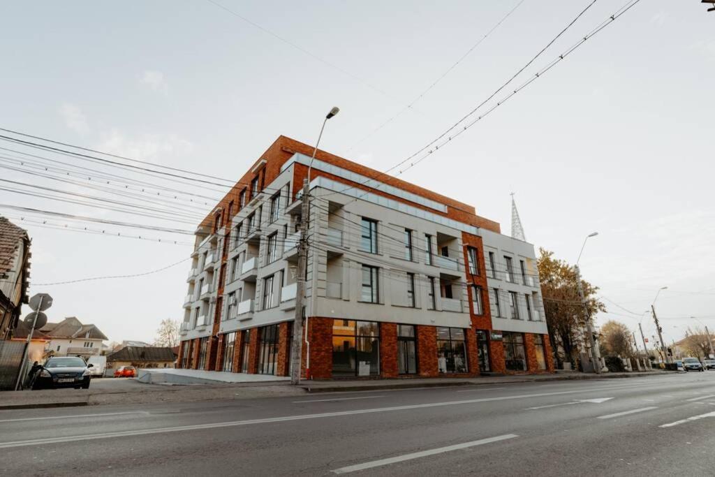 Nest Inn Oasis Residence Baia Mare Bagian luar foto